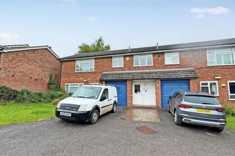 1 bedroom ground floor flat for sale