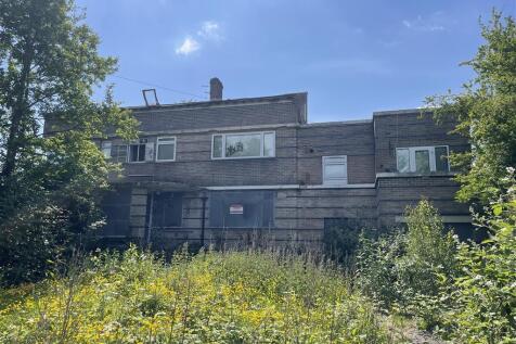 1 bedroom ground floor flat for sale