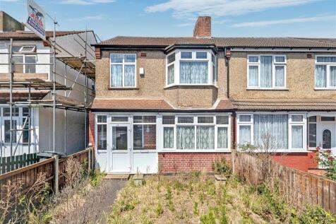 3 bedroom end of terrace house for sale