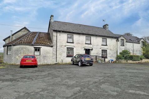 6 bedroom detached house for sale