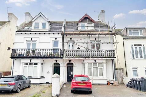 1 bedroom ground floor flat for sale