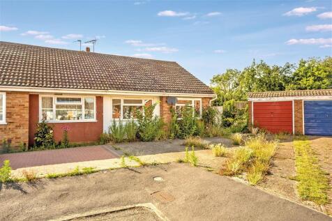 2 bedroom semi-detached bungalow for sale