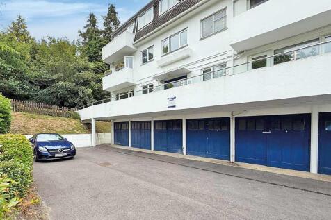 2 bedroom ground floor flat for sale