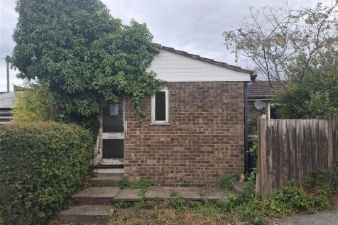 3 bedroom semi-detached bungalow for sale