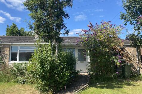 2 bedroom detached bungalow for sale