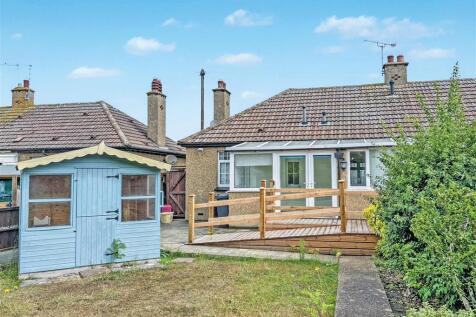 2 bedroom semi-detached bungalow for sale