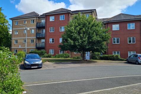 1 bedroom ground floor flat for sale