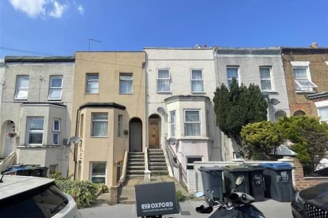 1 bedroom ground floor flat for sale