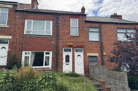 1 bedroom ground floor flat for sale