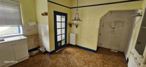 2 bedroom semi-detached house for sale