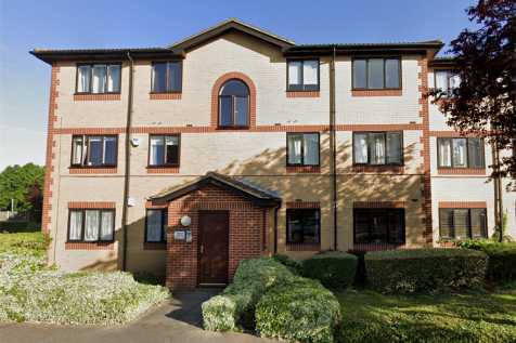 1 bedroom ground floor flat for sale