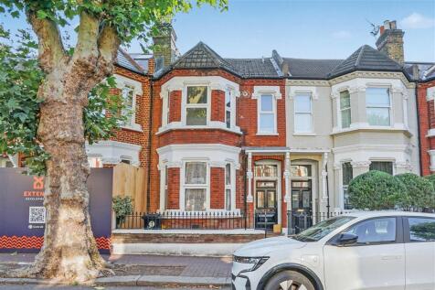 1 bedroom maisonette for sale