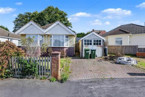 2 bedroom detached bungalow for sale