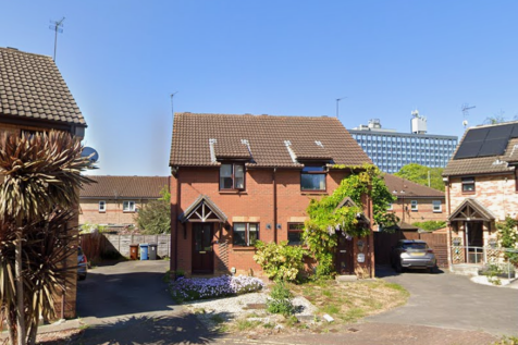 2 bedroom semi-detached house for sale