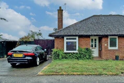 2 bedroom semi-detached bungalow for sale