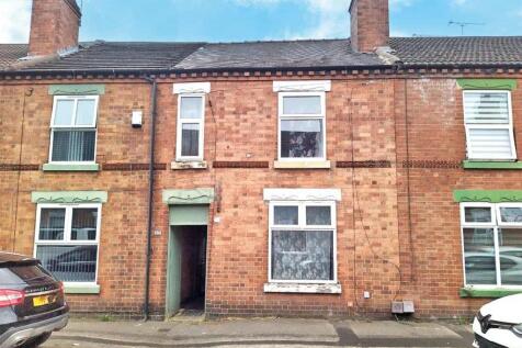 4 bedroom terraced house for sale