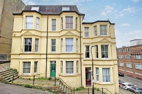 1 bedroom ground floor flat for sale