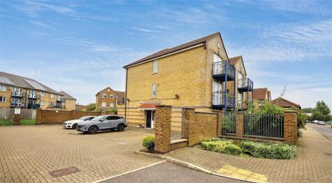 1 bedroom ground floor flat for sale