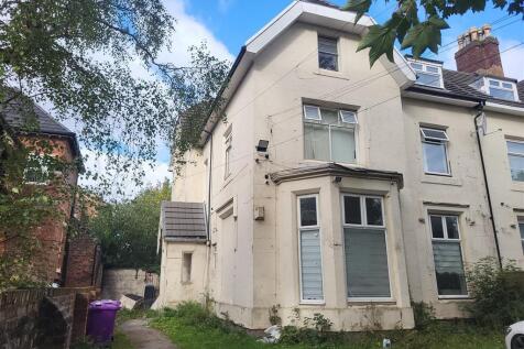 1 bedroom ground floor flat for sale