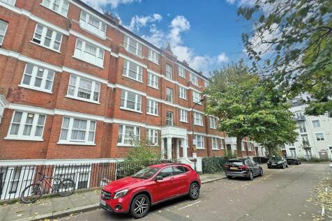 1 bedroom ground floor flat for sale