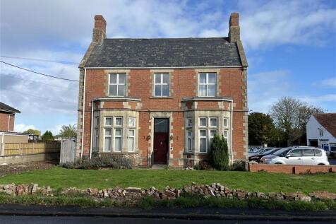 6 bedroom detached house for sale