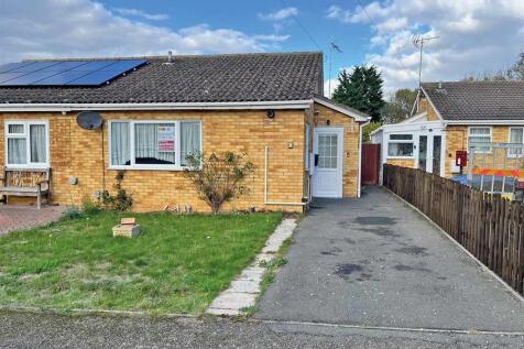 2 bedroom semi-detached bungalow for sale