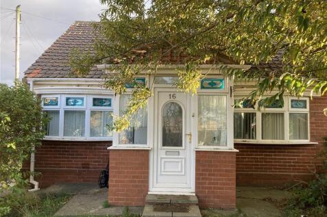 2 bedroom semi-detached bungalow for sale