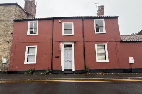 5 bedroom semi-detached house for sale