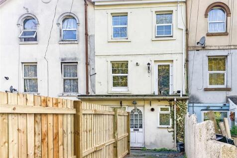 1 bedroom ground floor flat for sale