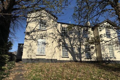 1 bedroom ground floor flat for sale