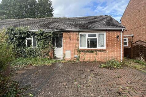 2 bedroom semi-detached bungalow for sale