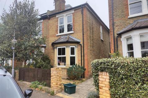 2 bedroom semi-detached house for sale
