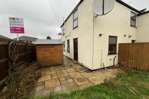 2 bedroom end of terrace house for sale