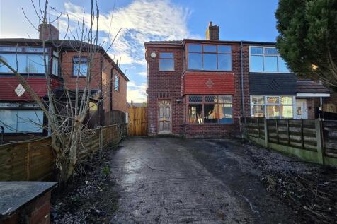 3 bedroom semi-detached house for sale