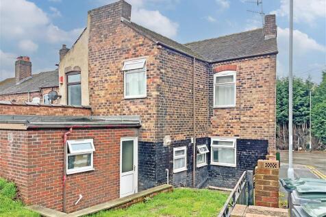 4 bedroom end of terrace house for sale