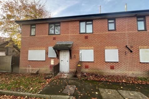 6 bedroom semi-detached house for sale