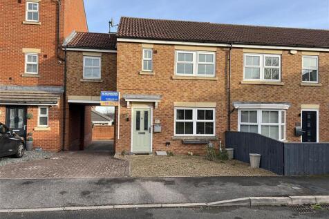 3 bedroom semi-detached house for sale