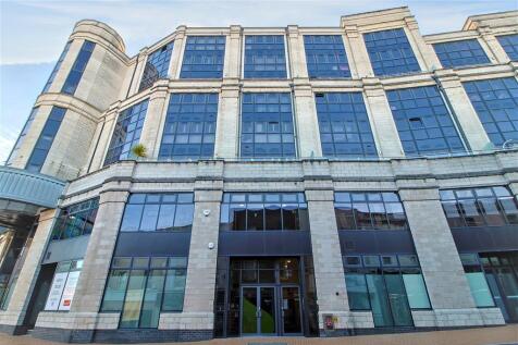 3 bedroom flat for sale