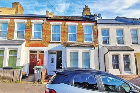 Studio flat for sale