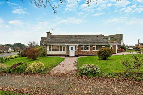 3 bedroom detached bungalow for sale