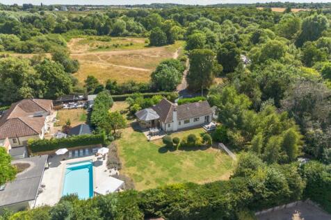 Pig Lane, Bishop's Stortford... 4 bed detached house for sale