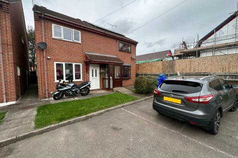 2 bedroom semi-detached house for sale