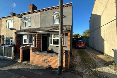 3 bedroom end of terrace house for sale