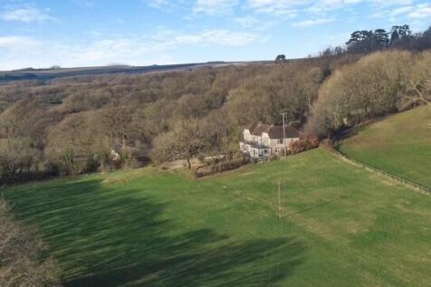 6 bedroom detached house for sale