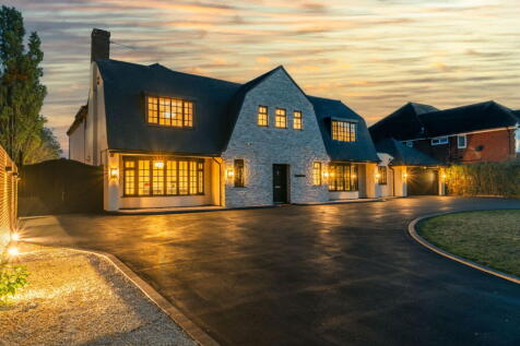 5 bedroom detached house for sale
