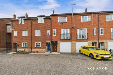 Cypress Way, Nuneaton CV10 3 bed terraced house for sale