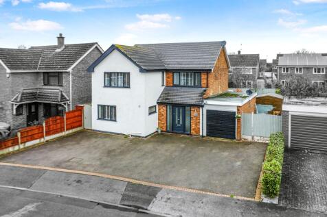 Henley Close, Nuneaton CV11 5 bed detached house for sale