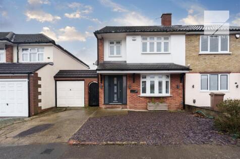 3 bedroom semi-detached house for sale