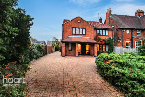 Hinckley LE10 4 bed detached house for sale