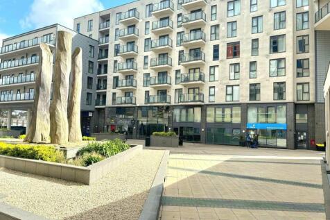 Guildford Road, Woking, Surrey, GU22 2 bed apartment for sale